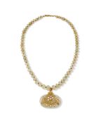AN INDIAN BERYL AND DIAMOND NECKLACE