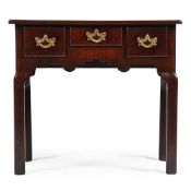 A GEORGE II MAHOGANY SIDE TABLE, MID 18TH CENTURY