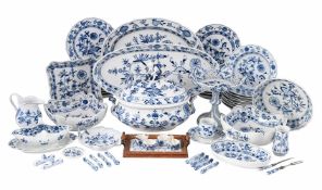 A SELECTION OF MEISSEN AND OUTSIDE DECORATED MEISSEN 'ONION' PATTERN, LATE 19TH AND 20TH CENTURY