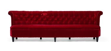 A HOWARD CHAIRS LTD RED VELVET UPHOLSTERED BENCH SOFA, MODERN