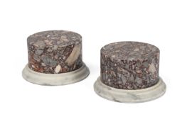 A PAIR OF BRECCIA AND CARRARA MARBLE SCULPTURE STANDS, IN THE GRAND TOUR MANNER, 20TH CENTURY