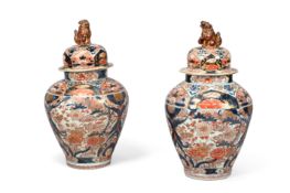 A PAIR OF JAPANESE ARITA VASES AND COVERS, EDO PERIOD, LATE 17TH OR 18TH CENTURY