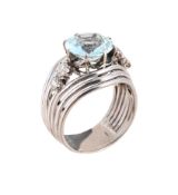 AN AQUAMARINE AND DIAMOND DRESS RING