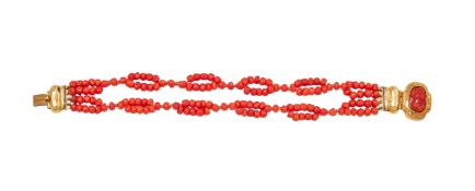 Y A LATE 19TH CENTURY CORAL BRACELET