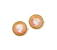A PAIR OF HARDSTONE CAMEO BROOCHES