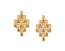 A PAIR OF 18 CARAT GOLD EARRINGS