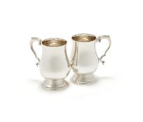 A PAIR OF SILVER BALUSTER TANKARDS, WAKELY & WHEELER, LONDON 1968