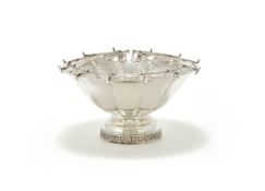 A SILVER SHAPED CIRCULAR ROSE BOWL, ASPREY & CO. LTD., BIRMINGHAM 1997