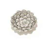 BUCCELLATI, AN ITALIAN SILVER FLOWER SHAPED DISH, MILANO POST 1968 .925 STANDARD