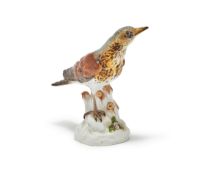 A MEISSEN MODEL OF A THRUSH, REVERSE PUNKT MARK, CIRCA 1920