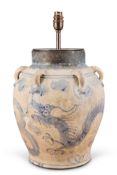 AN ANNAMESE STYLE BLUE AND WHITE VASE TABLE LAMP, EARLY 20TH CENTURY