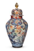 A LARGE JAPANESE ARITA VASE AND A COVER, EDO PERIOD