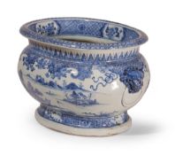 A LARGE CHINESE EXPORT BLUE AND WHITE OVAL WINE COOLER OR CISTERN, QING DYNASTY, LATE 18TH CENTURY