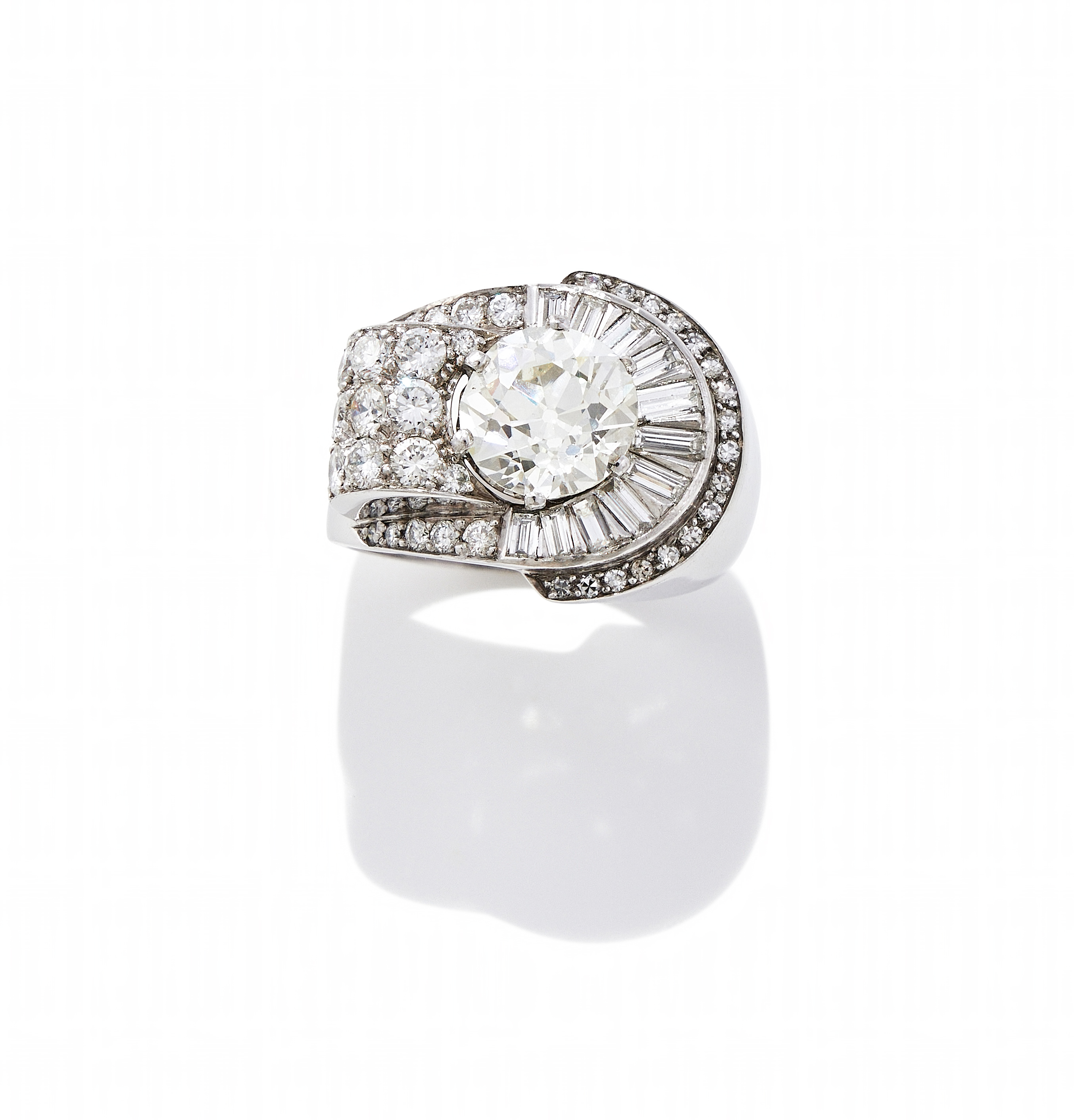 A MID 20TH CENTURY DIAMOND DRESS RING