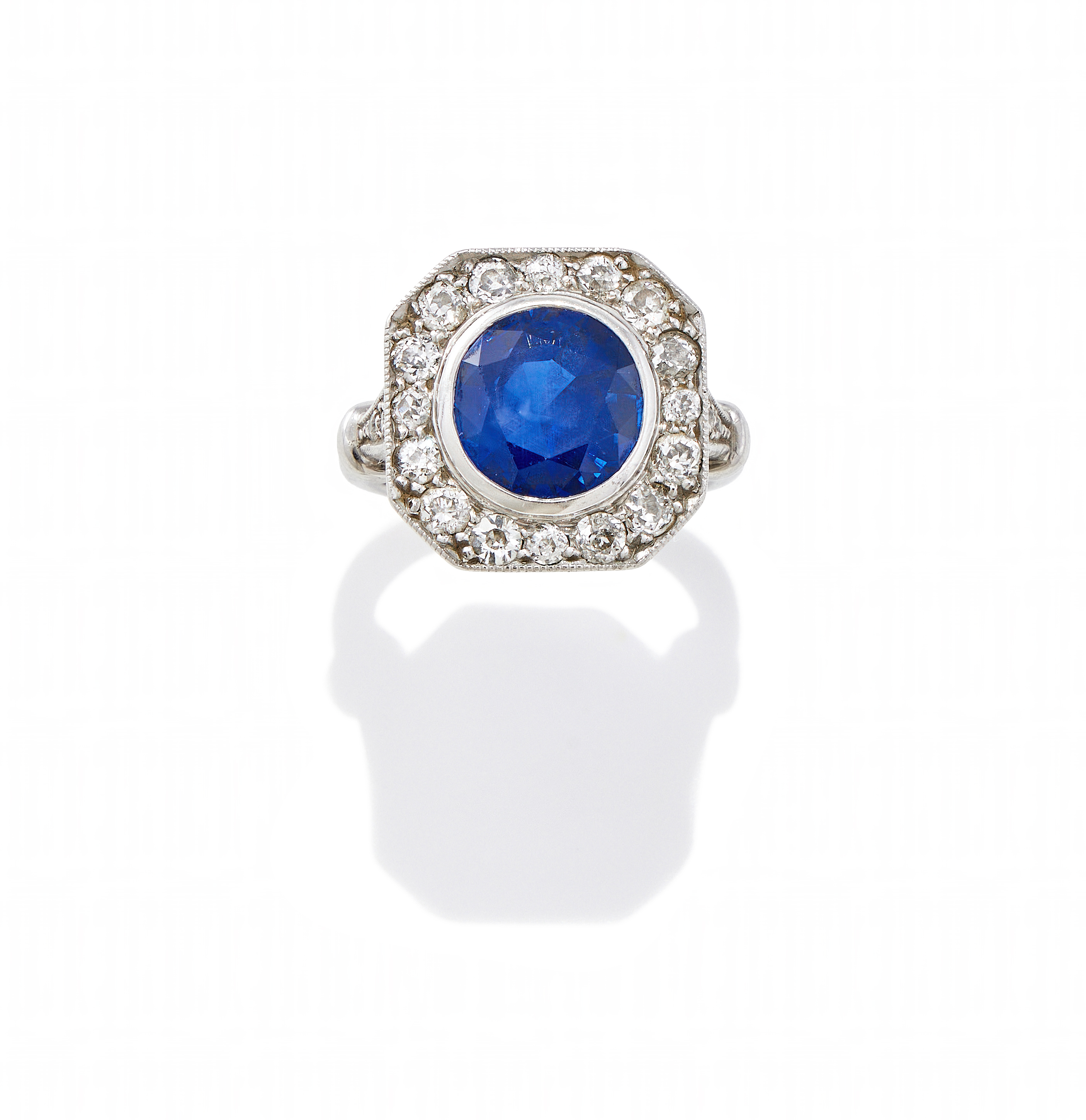 A BURMESE SAPPHIRE AND DIAMOND RING