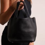 Hermès - Picotin Lock 22 handbag in Noir Taurillon Clémence leather