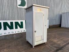 Single W/C With Hand Basin, Electric Fan