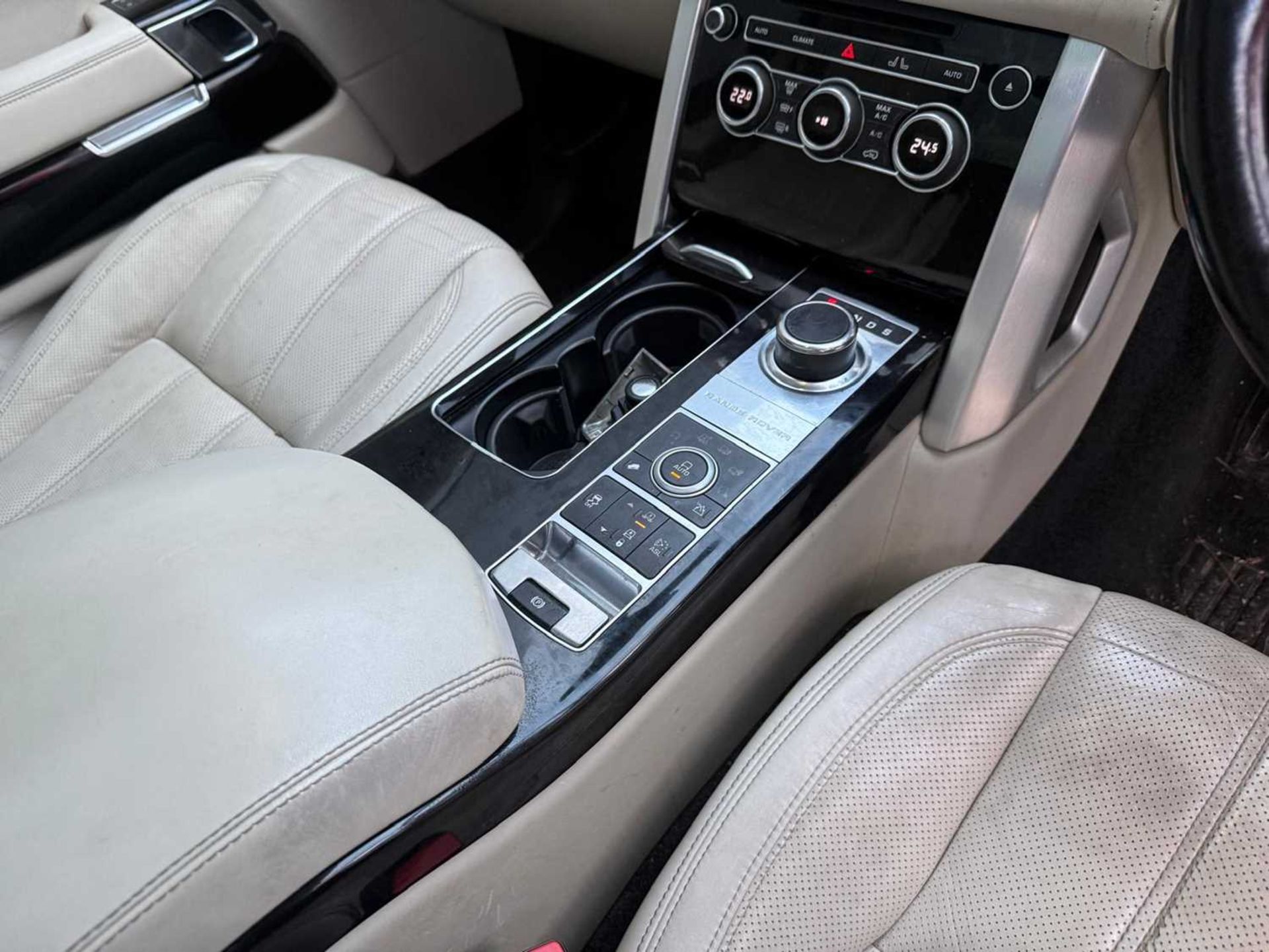 2013 Range Rover Autobiography , Auto-B SDV8, 4.4D Start/ Stop, Climate Control , Sat Nav, Blue toot - Image 20 of 32