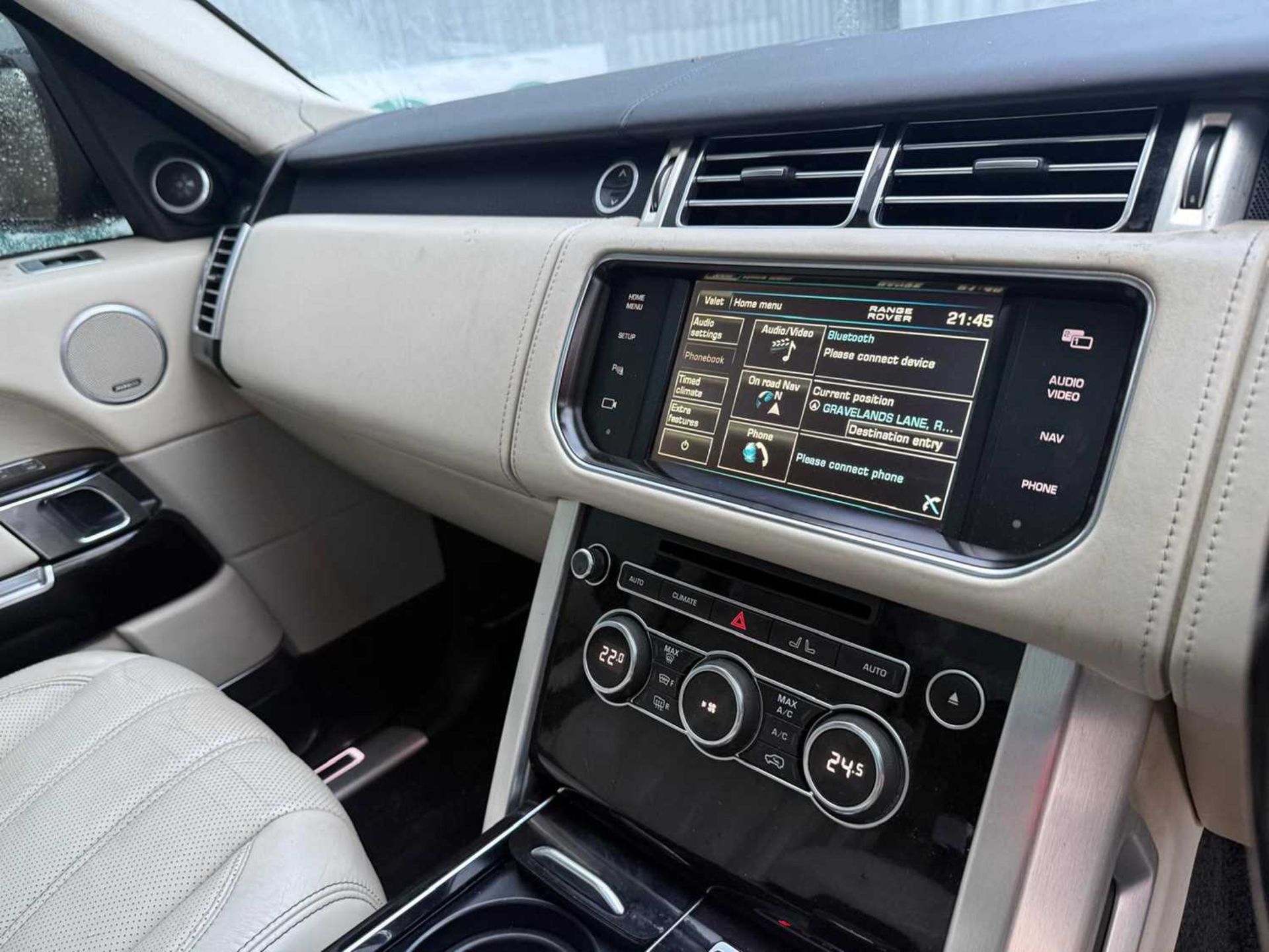 2013 Range Rover Autobiography , Auto-B SDV8, 4.4D Start/ Stop, Climate Control , Sat Nav, Blue toot - Image 19 of 32