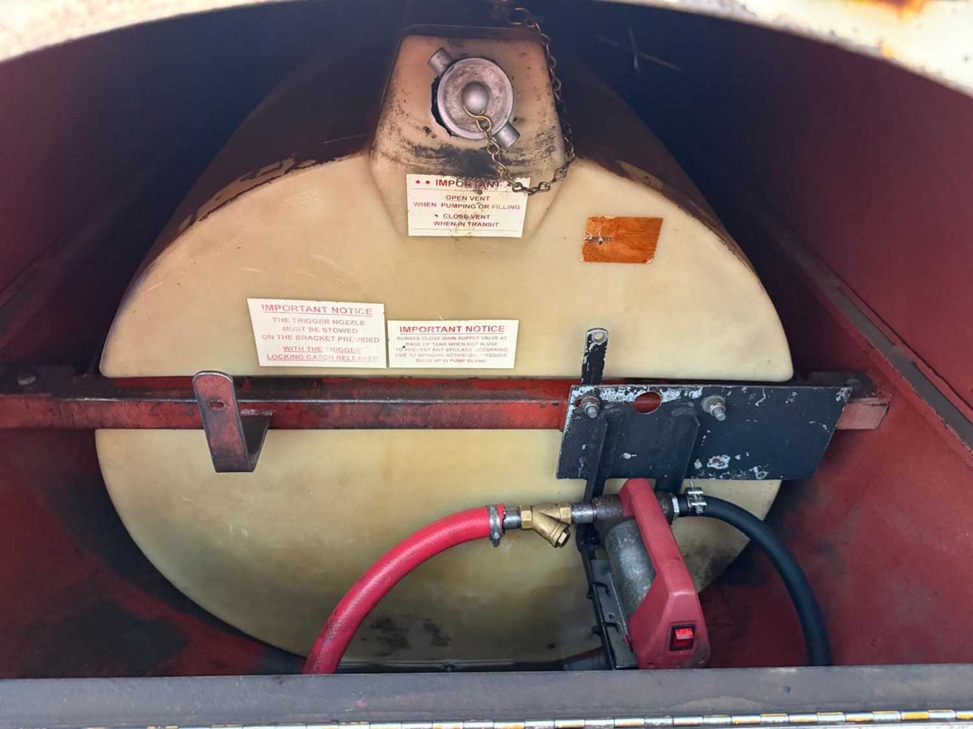 Twin Axle Bowser Trailer 950 Litre Bunded Fuel Tank With Electric Pump - Image 9 of 15