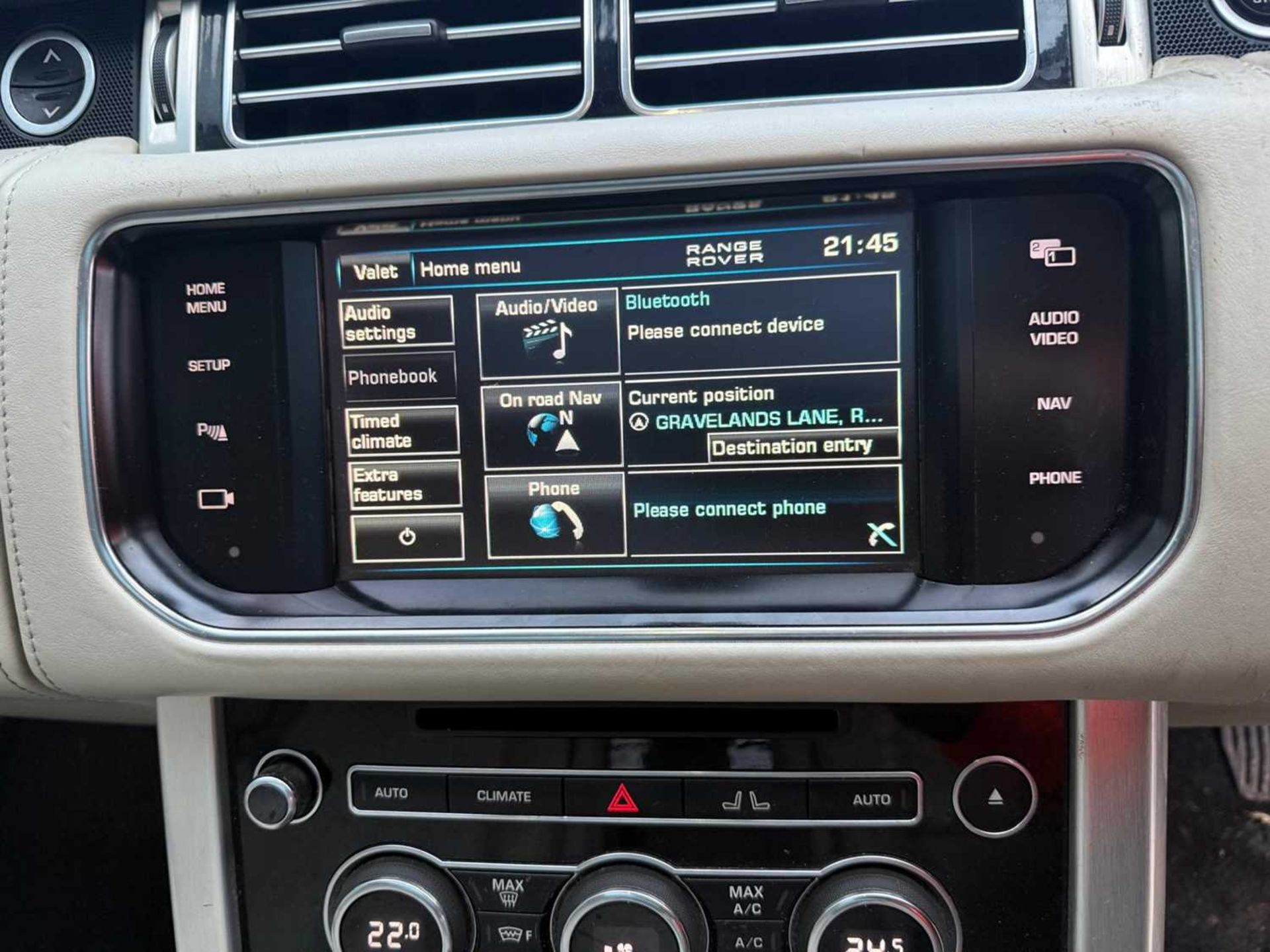 2013 Range Rover Autobiography , Auto-B SDV8, 4.4D Start/ Stop, Climate Control , Sat Nav, Blue toot - Image 18 of 32