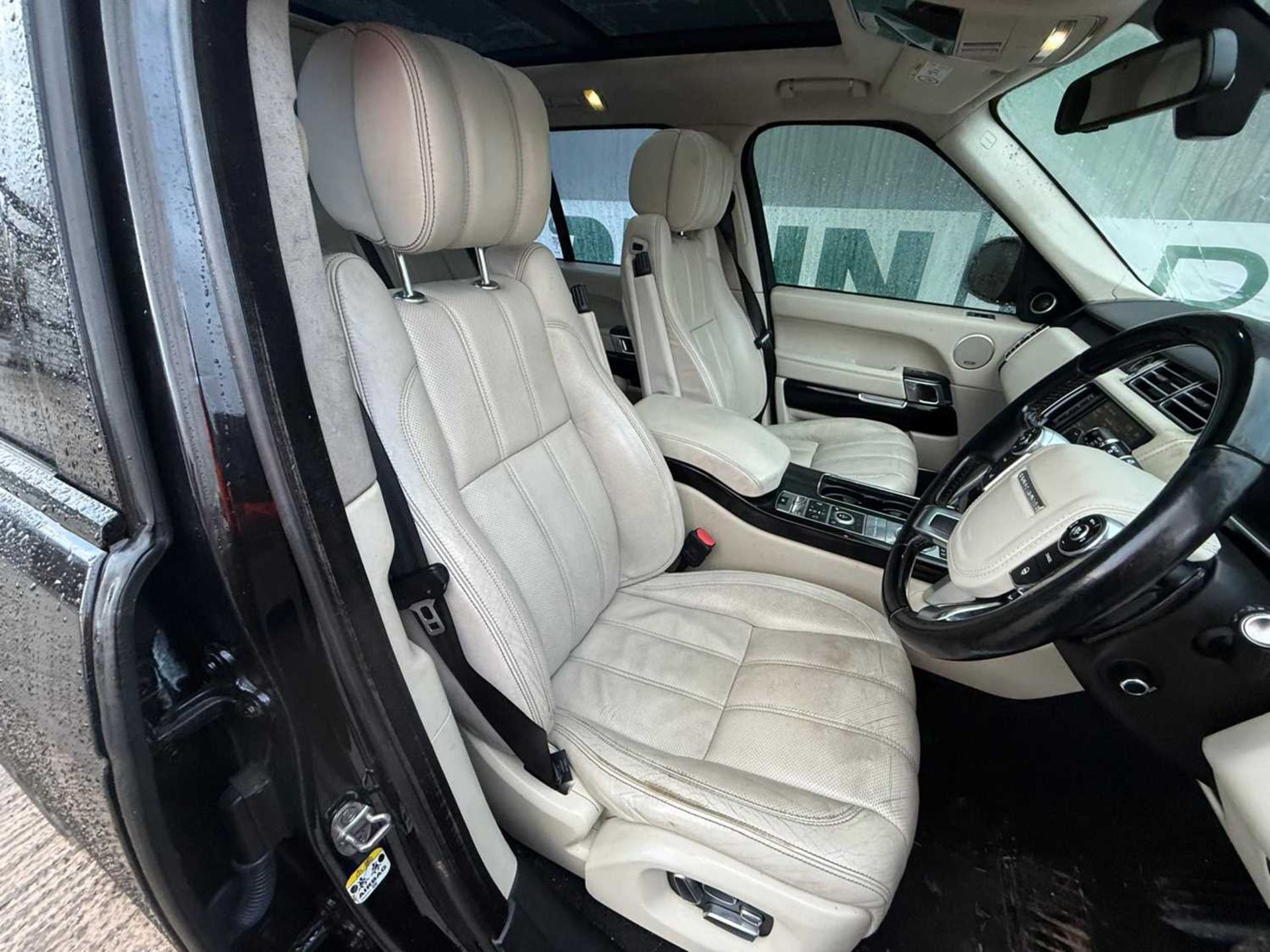 2013 Range Rover Autobiography , Auto-B SDV8, 4.4D Start/ Stop, Climate Control , Sat Nav, Blue toot - Image 22 of 32