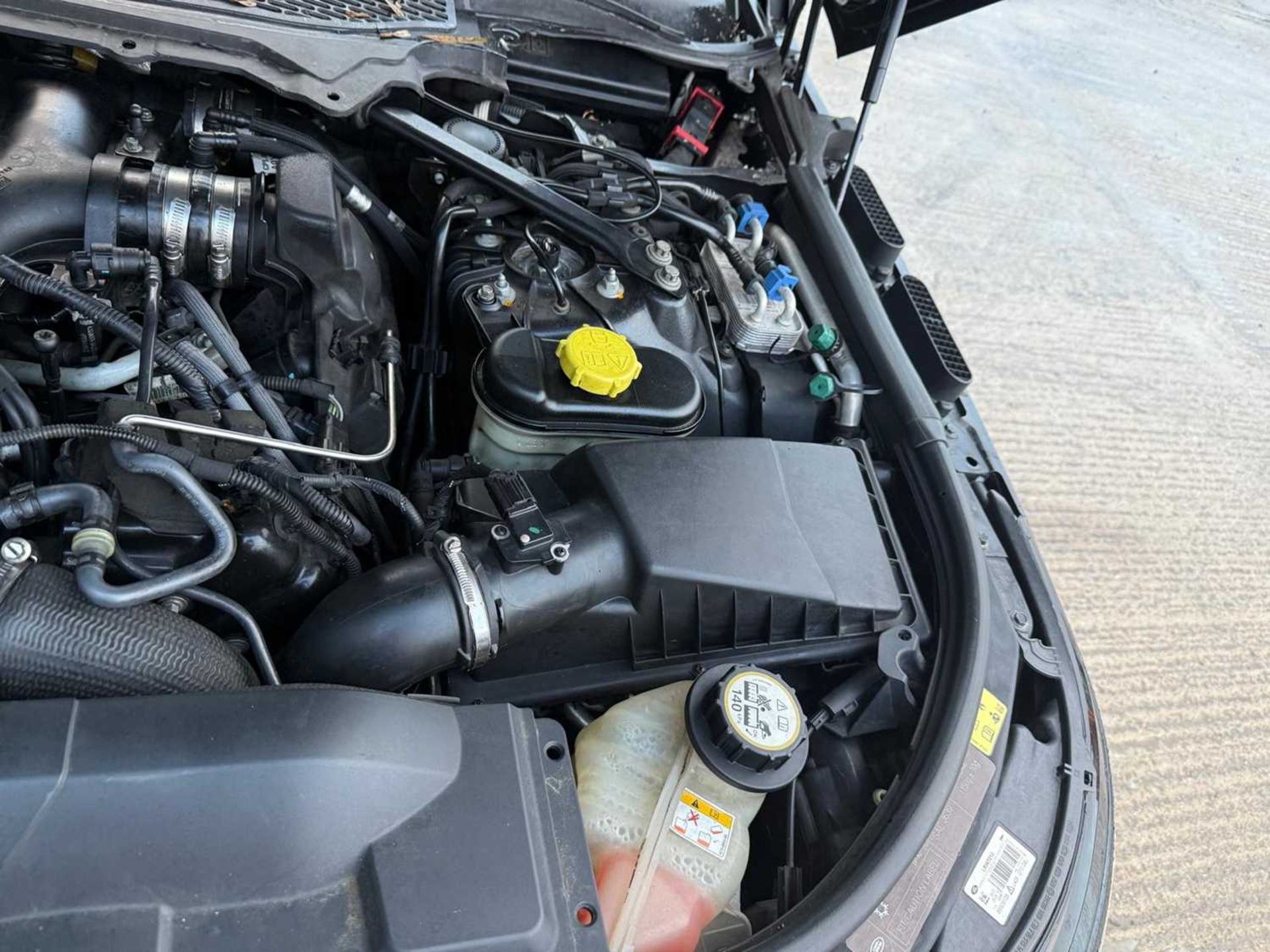 2013 Range Rover Autobiography , Auto-B SDV8, 4.4D Start/ Stop, Climate Control , Sat Nav, Blue toot - Image 31 of 32