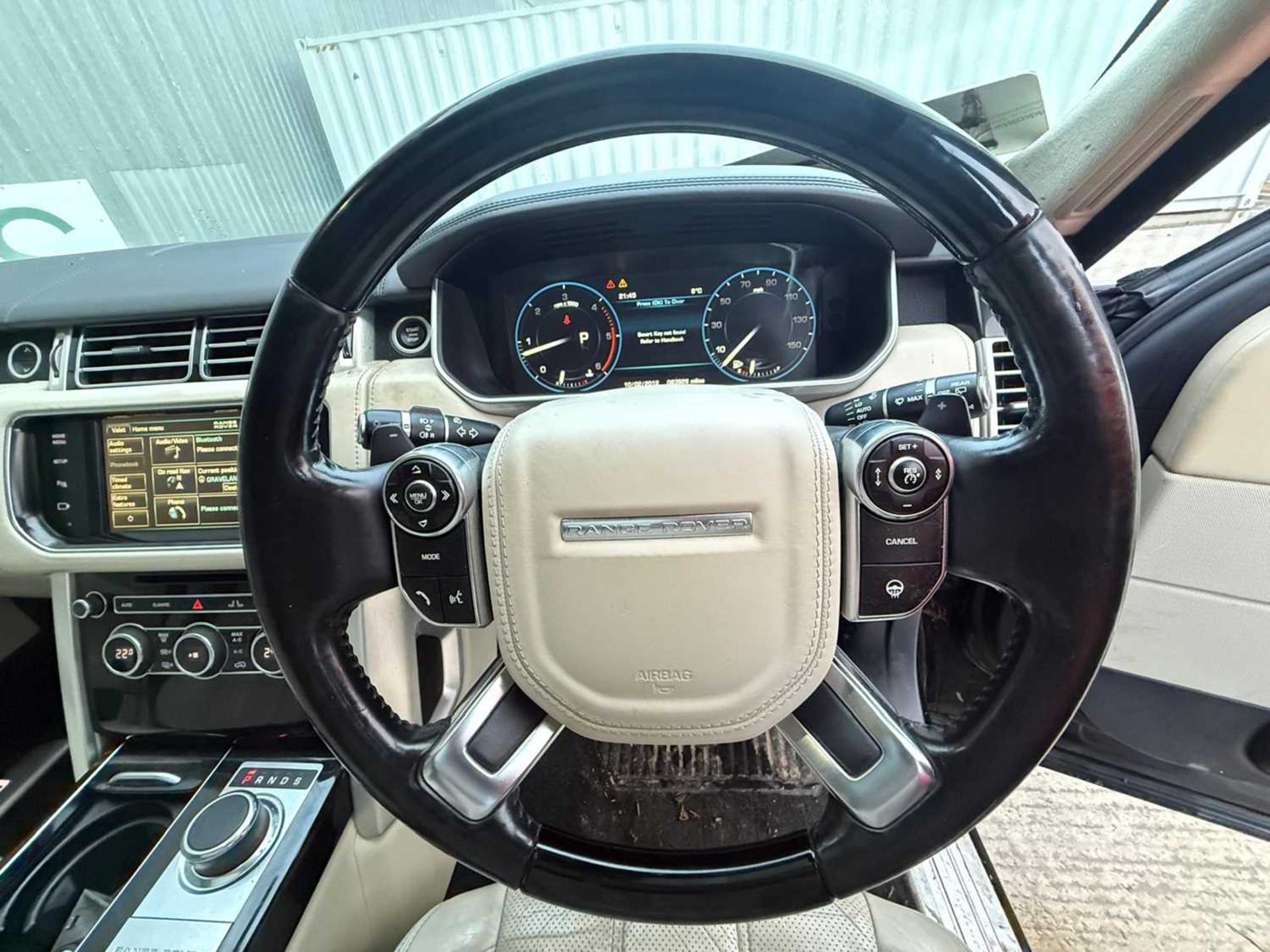 2013 Range Rover Autobiography , Auto-B SDV8, 4.4D Start/ Stop, Climate Control , Sat Nav, Blue toot - Image 14 of 32