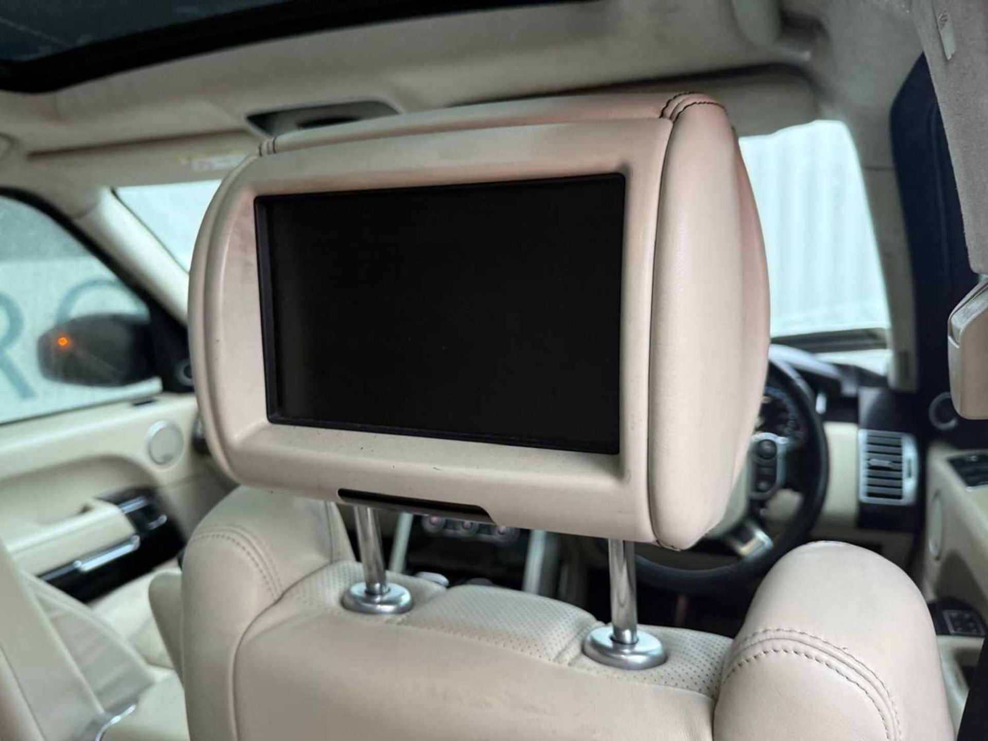 2013 Range Rover Autobiography , Auto-B SDV8, 4.4D Start/ Stop, Climate Control , Sat Nav, Blue toot - Image 25 of 32