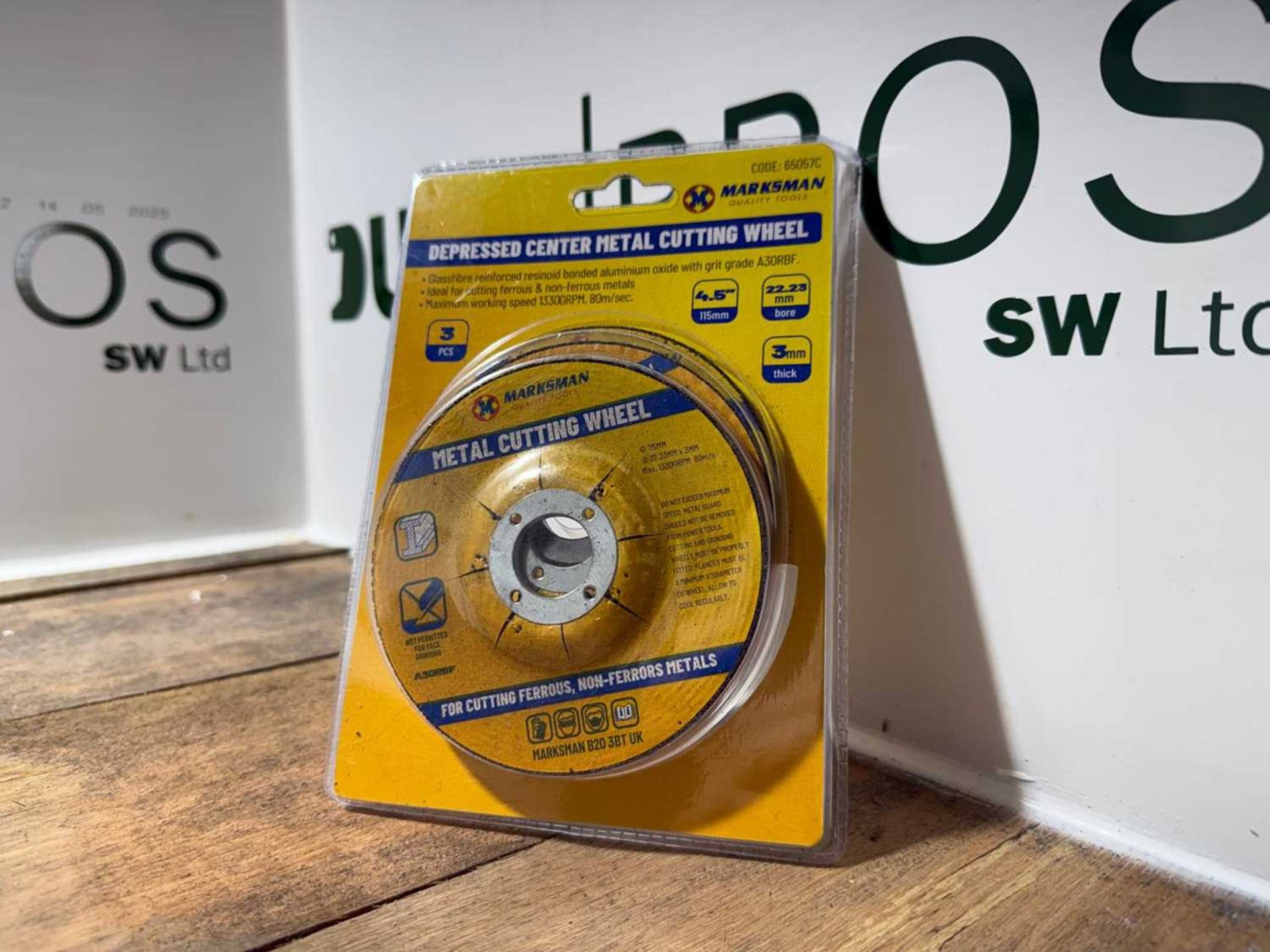 Unused Crate Of Misc Tools, Double Face Hammer, Electric 4.5" Angle Grinder, 2 Wire Brushes, Fencing - Image 4 of 8