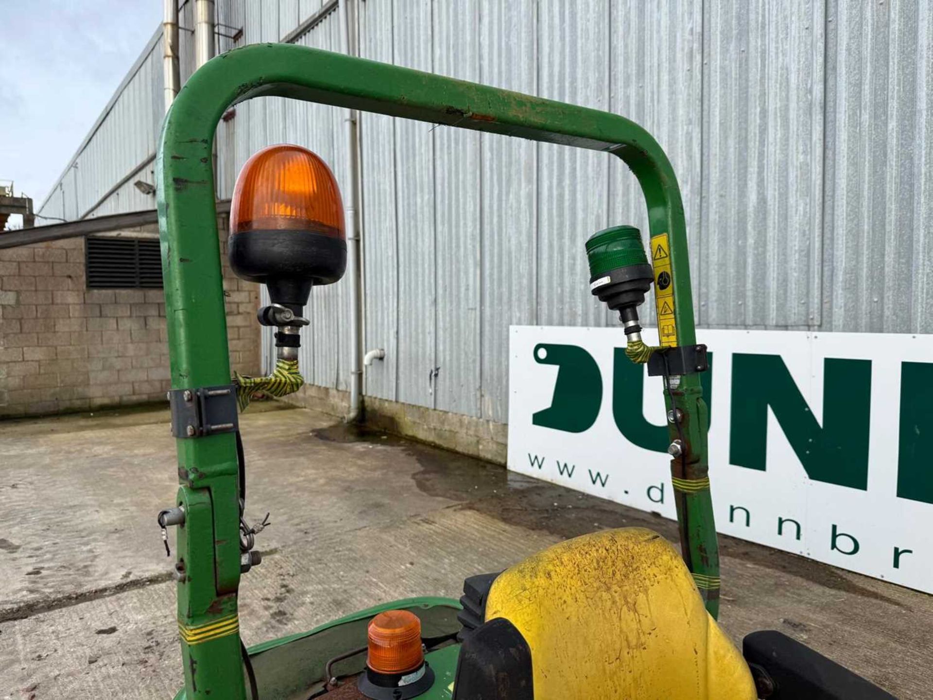 2013 John Deere 1445 Ride On Lawn Mower With flail Head - Image 18 of 21