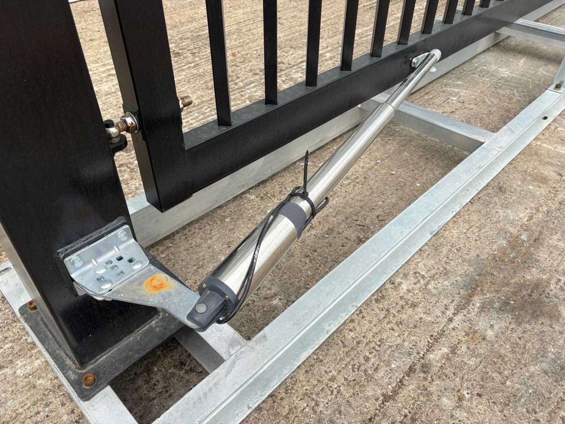 Unused 15.5Ft x 7.6Ft Electrical By Parting Gates With 6" x 6" Post - Image 6 of 9