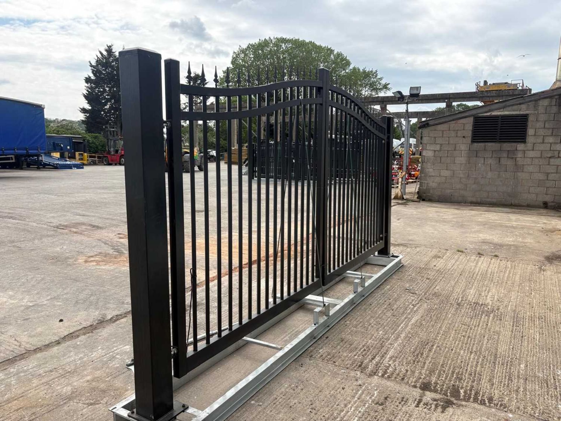 Unused 15.5Ft x 7.6Ft Electrical By Parting Gates With 6" x 6" Post - Image 4 of 9