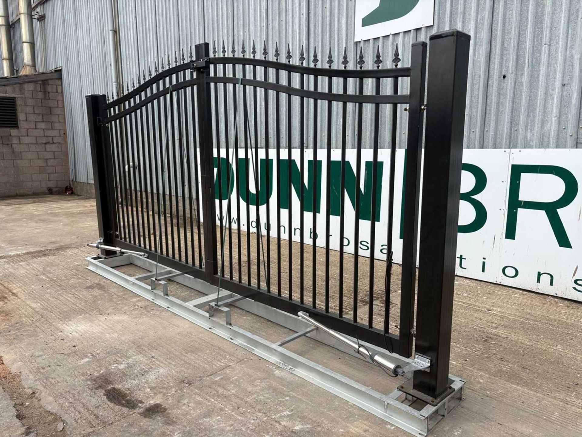 Unused 15.5Ft x 7.6Ft Electrical By Parting Gates With 6" x 6" Post - Image 3 of 9