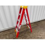 Unused 5Ft Fibre Ladder 4 Rung 150KG (Red)