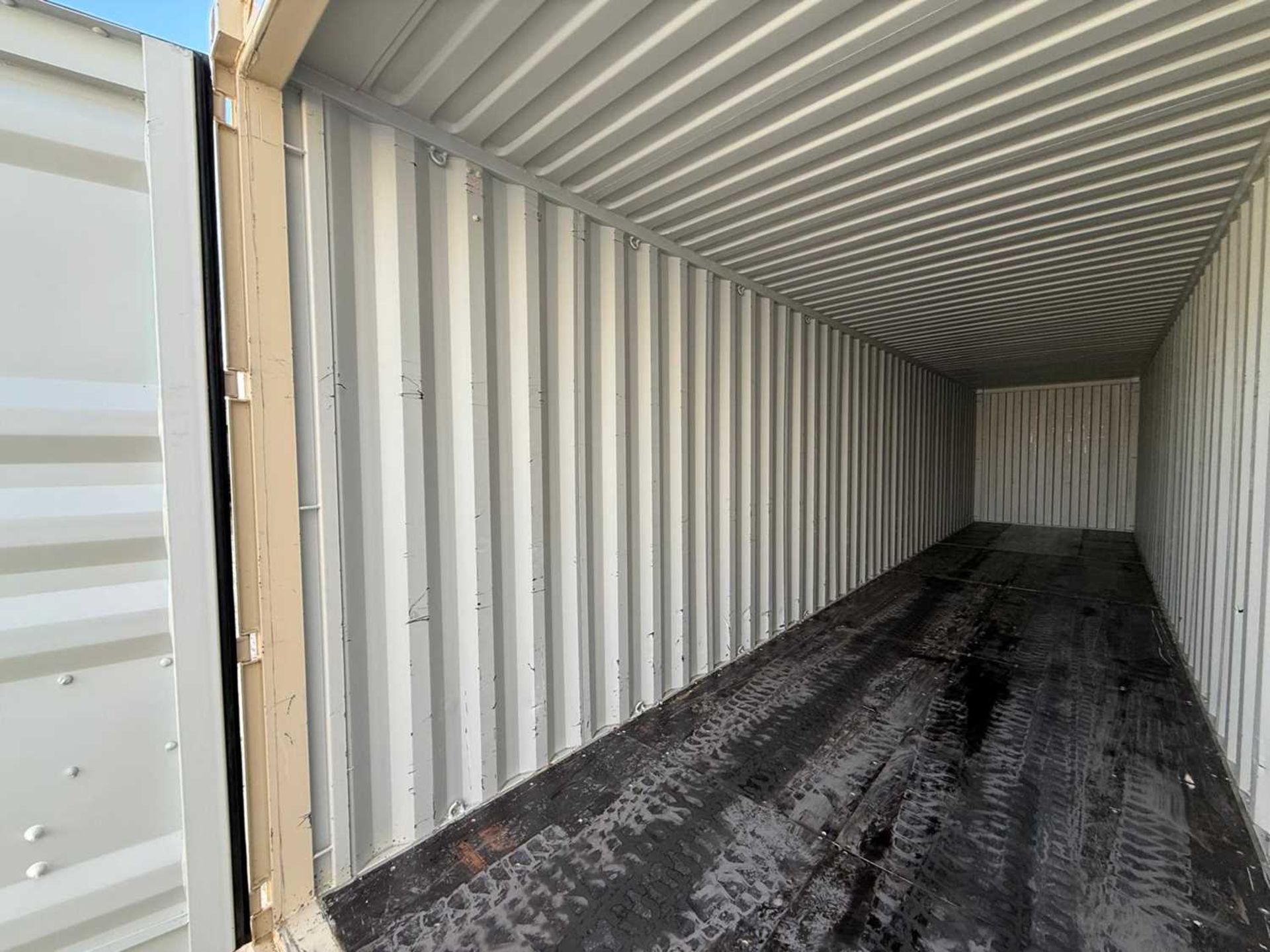 40 Ft HC Container 1 Opening On End - Image 7 of 10
