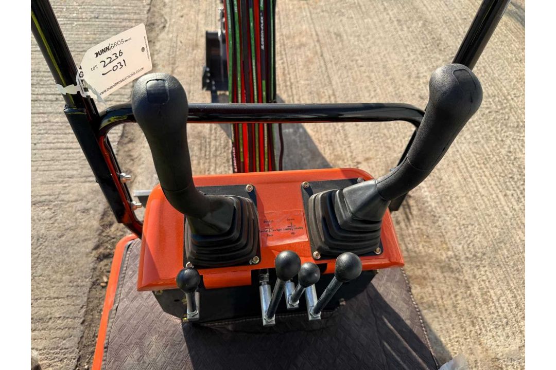 Unused 2026 AGT XK12G-R Mini Excavator With Blade, Canopy, Bucket & Manual Thumb, Aux Hoses, Petrol. - Image 21 of 36