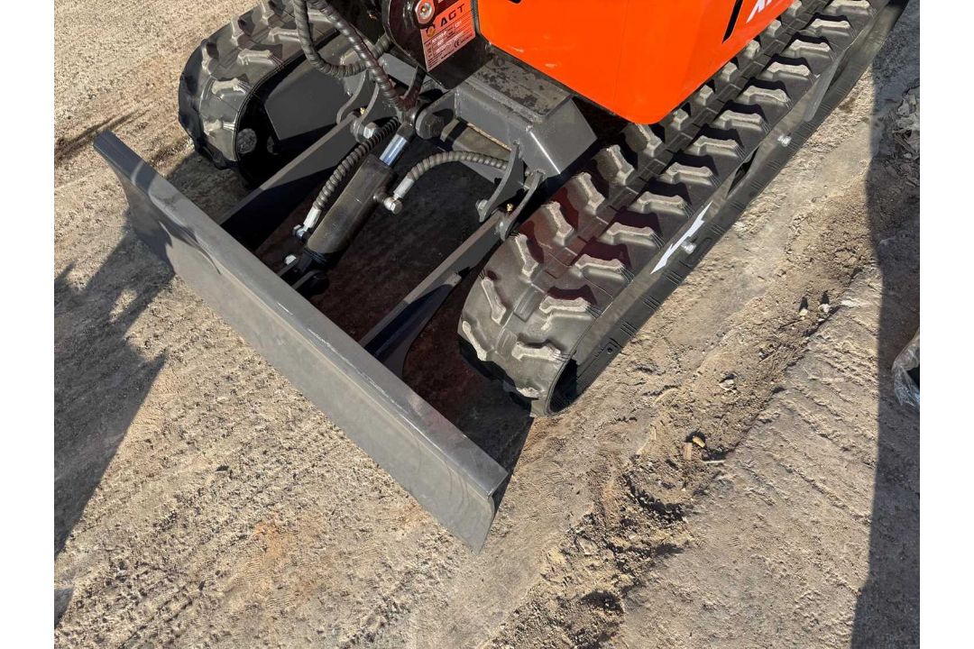 Unused 2026 AGT XK12G-R Mini Excavator With Blade, Canopy, Bucket & Manual Thumb, Aux Hoses, Petrol. - Image 13 of 36
