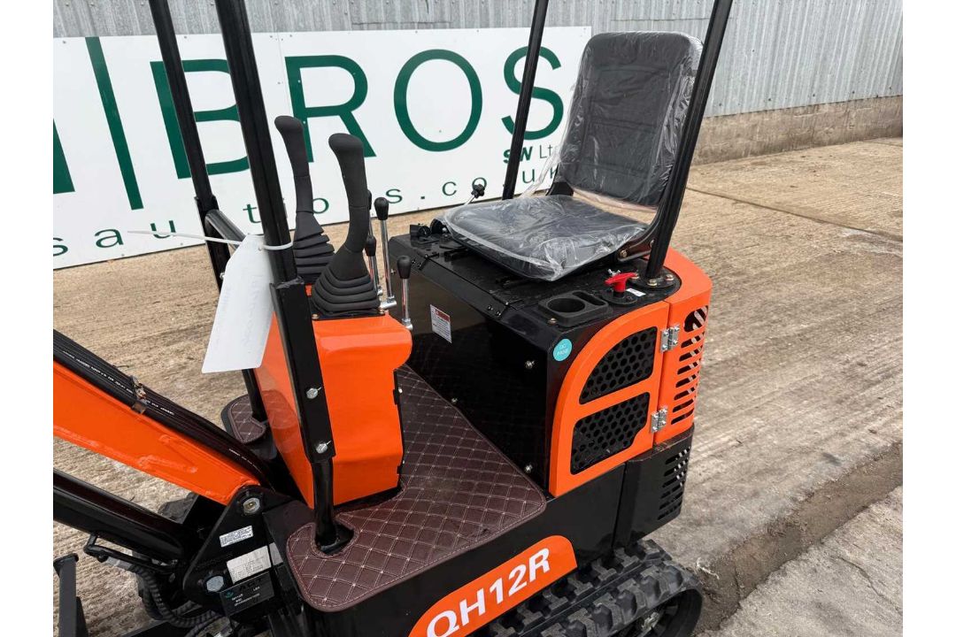 Unused 2026 AGT XK12G-R Mini Excavator With Blade, Canopy, Bucket & Manual Thumb, Aux Hoses, Petrol. - Image 23 of 36