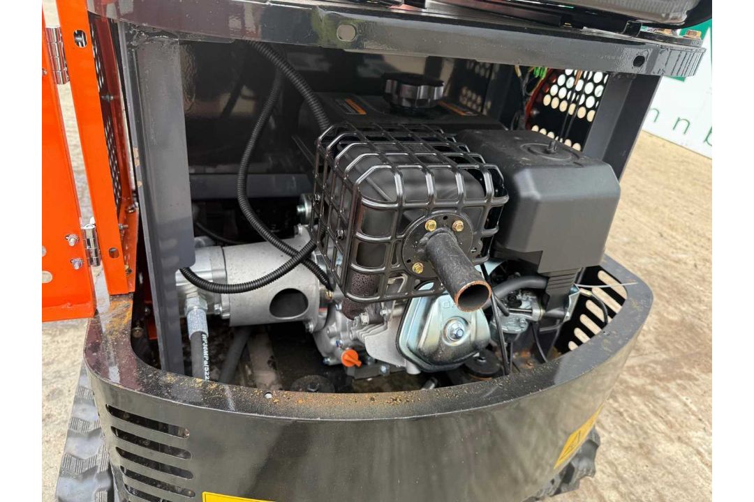 Unused 2026 AGT XK12G-R Mini Excavator With Blade, Canopy, Bucket & Manual Thumb, Aux Hoses, Petrol. - Image 29 of 36