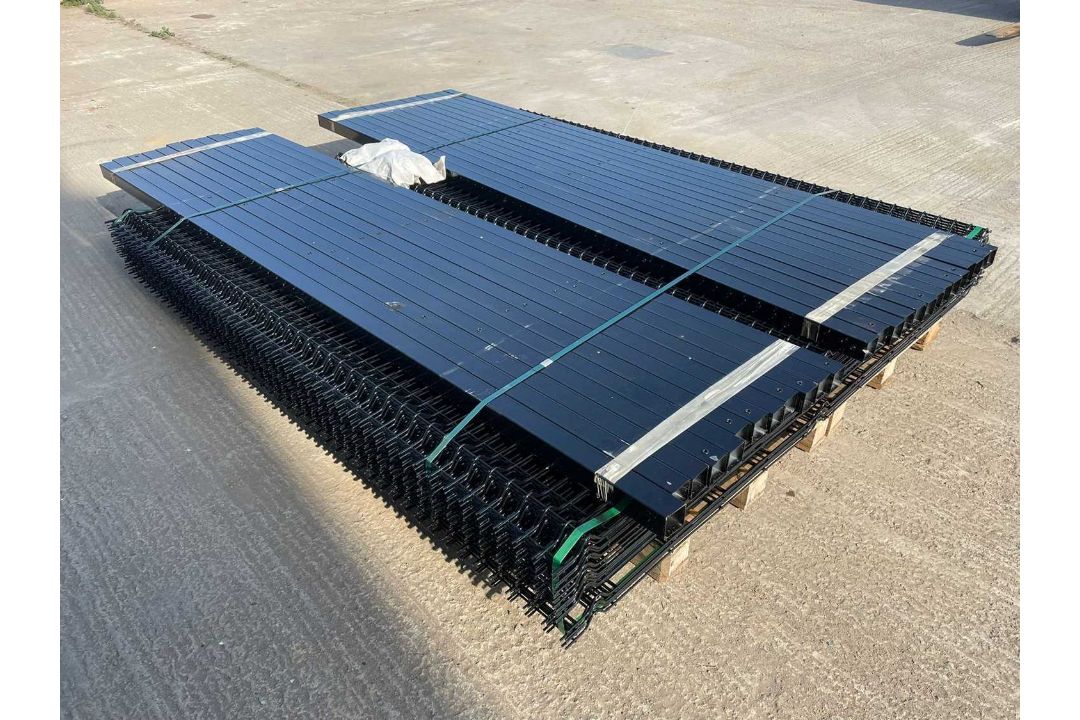 Unused Security Fencing 25 Panels 5mm, 2.4m x 2.2m, 26, 60mm x 60mm Posts & Fixings (Black) - Image 6 of 8