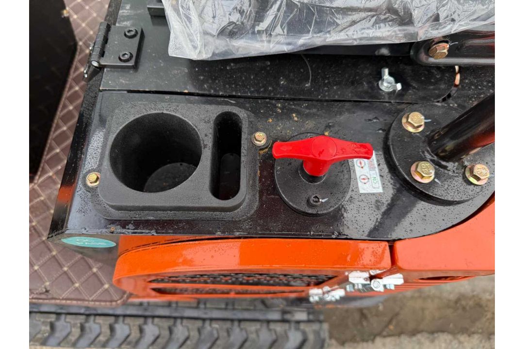 Unused 2026 AGT XK12G-R Mini Excavator With Blade, Canopy, Bucket & Manual Thumb, Aux Hoses, Petrol. - Image 27 of 36