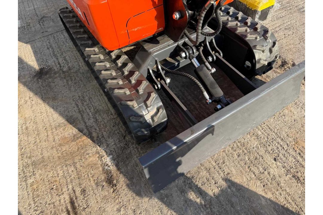 Unused 2026 AGT XK12G-R Mini Excavator With Blade, Canopy, Bucket & Manual Thumb, Aux Hoses, Petrol. - Image 12 of 36
