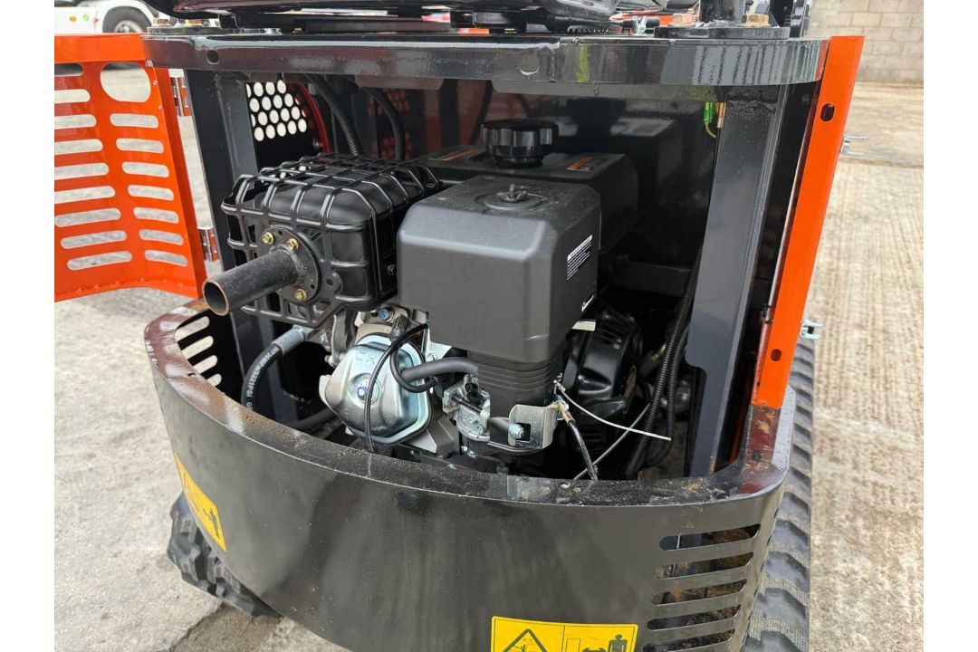 Unused 2026 AGT XK12G-R Mini Excavator With Blade, Canopy, Bucket & Manual Thumb, Aux Hoses, Petrol. - Image 31 of 36