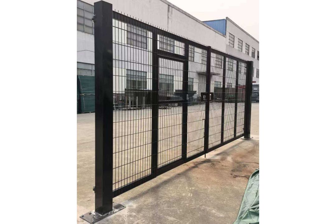 Unused Black H/D Mesh Security Gates 6M X 2.4M, 3M Posts H/D X150 x150, Internal Pedestrian Gate Key - Image 2 of 8