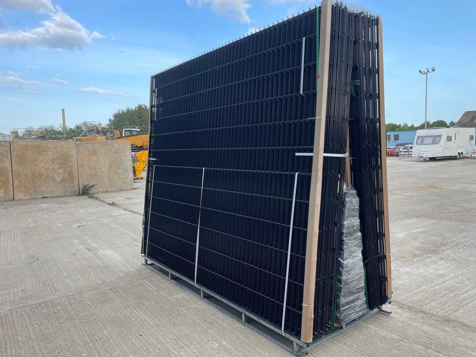 Unused Security Fencing 200M H/D 6mm Double Wire 65 Panels 3m x 2.4M, 66 Posts 60mmx 60mm (Black) - Image 5 of 9
