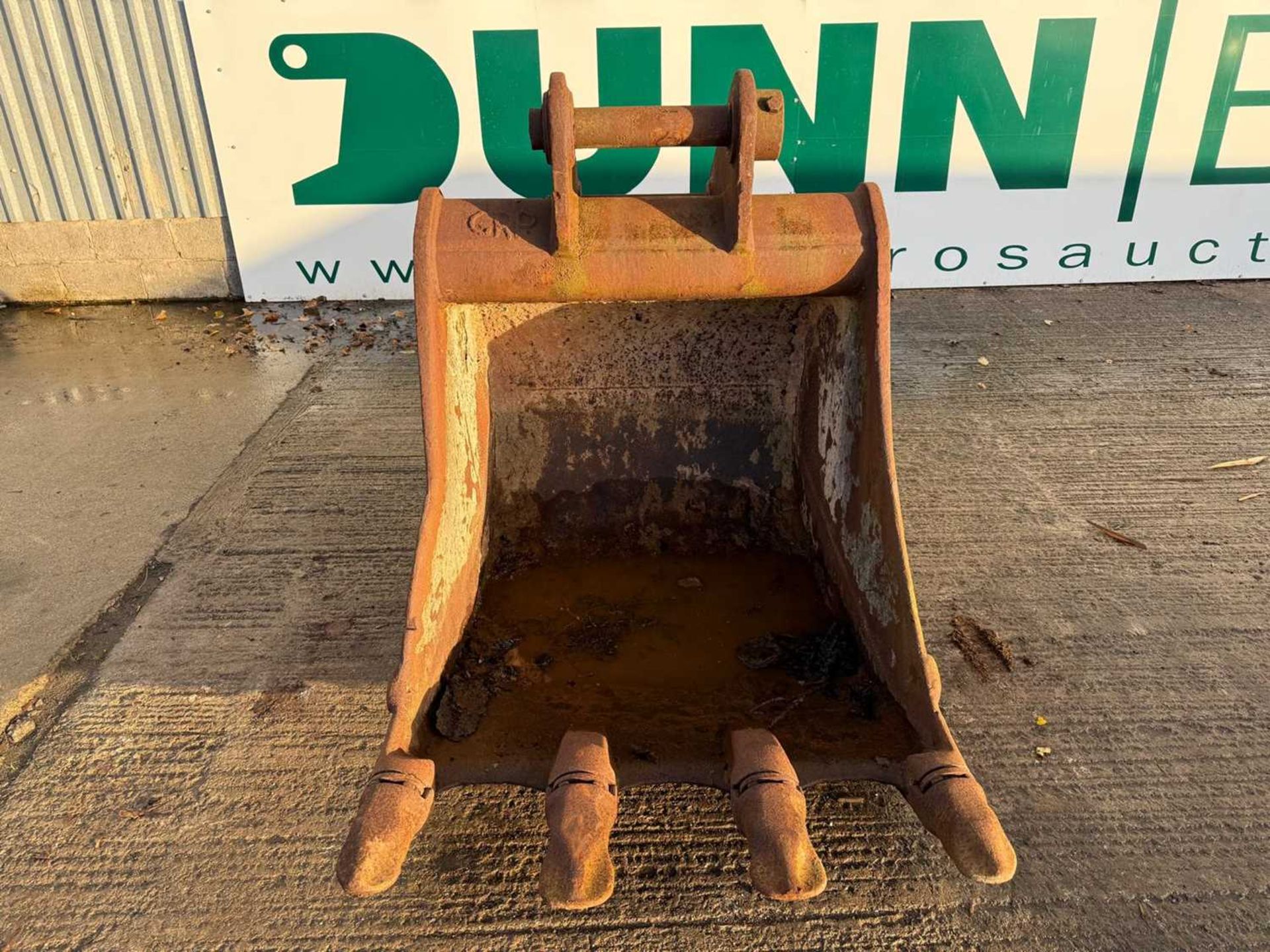 Used 42" Digging Bucket On 80mm Pins To Suit 20 Ton Excavator - Image 2 of 4
