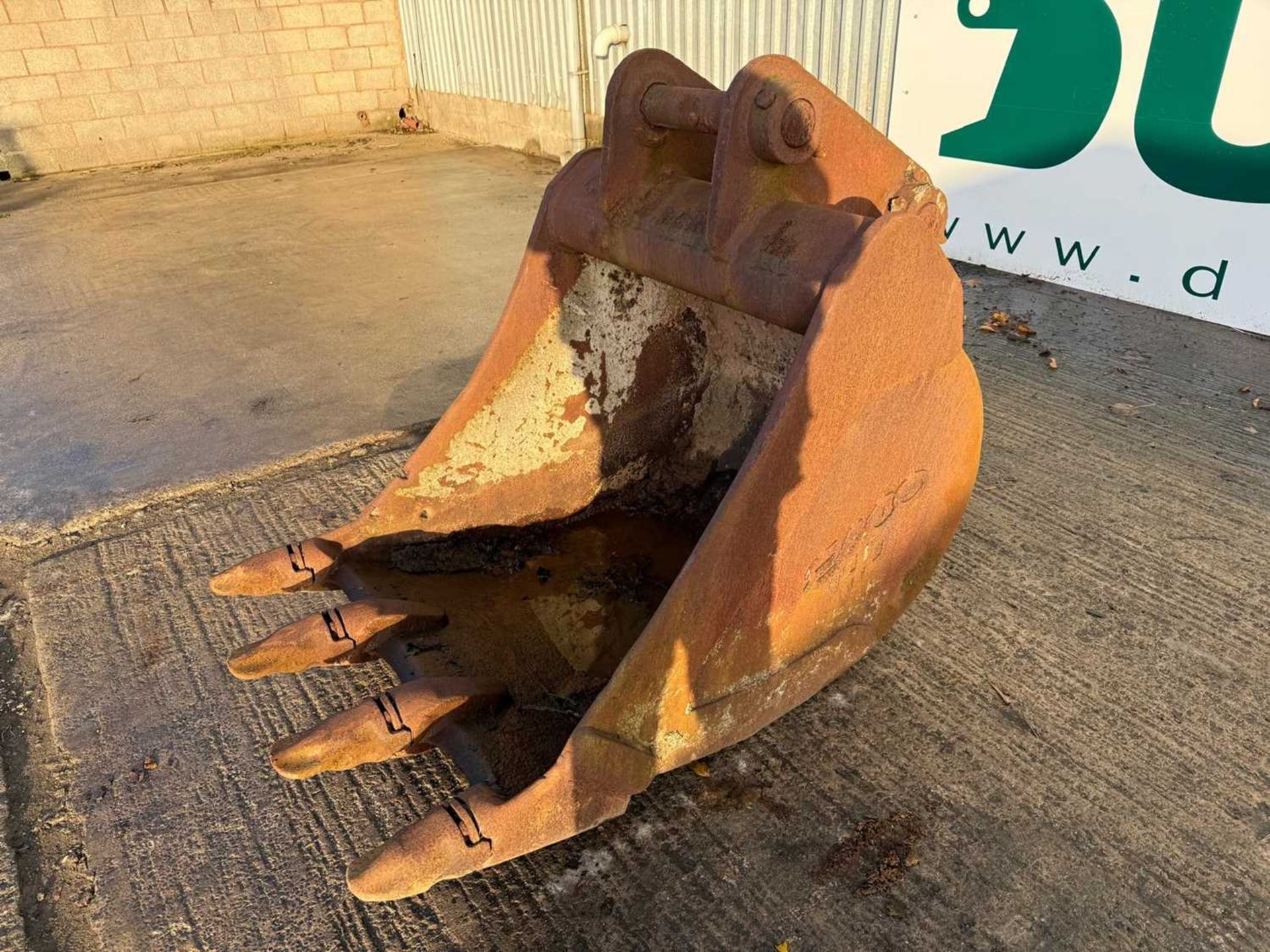 Used 42" Digging Bucket On 80mm Pins To Suit 20 Ton Excavator - Image 3 of 4