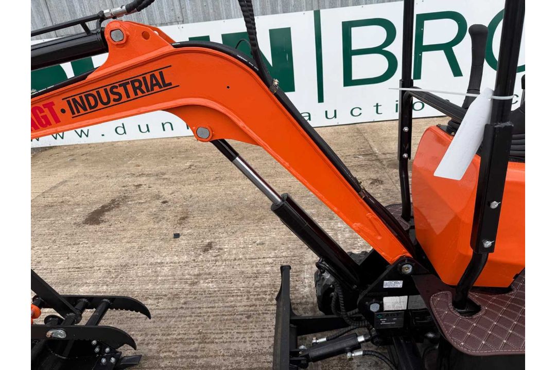 Unused 2026 AGT XK12G-R Mini Excavator With Blade, Canopy, Bucket & Manual Thumb, Aux Hoses, Petrol. - Image 19 of 36