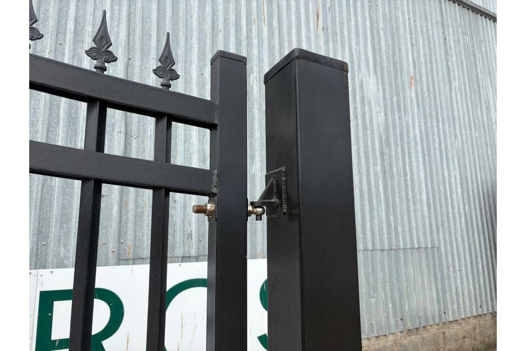 Unused 15.5Ft x 7.6Ft Electrical By Parting Gates With 6" x 6" Post - Image 9 of 9